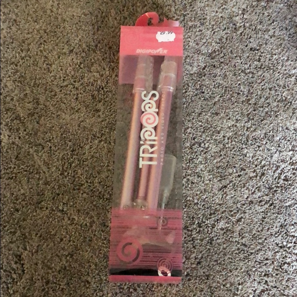 Light pink Tri-pod